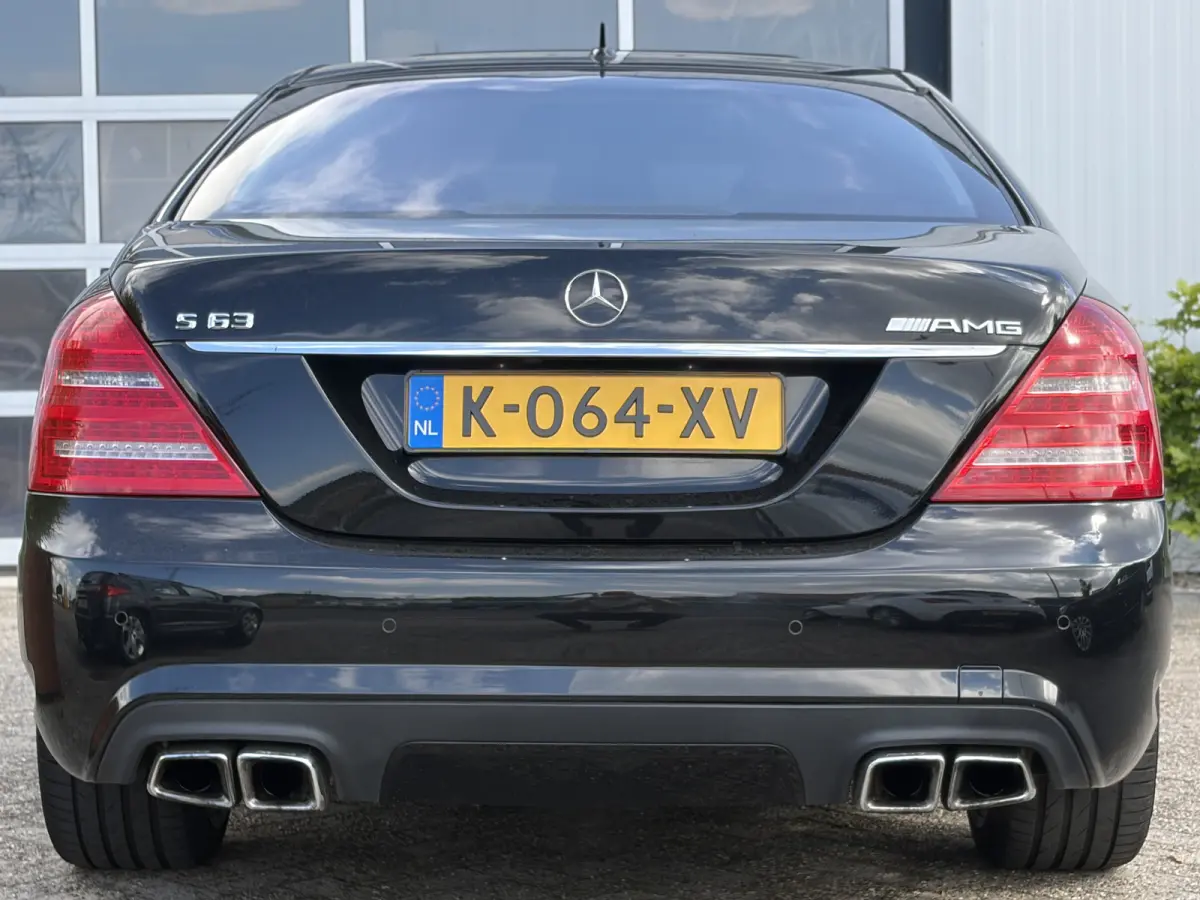 AMG 63 Lang Performance Package 571pk | Facelift | Achteruitrijcamera | Bi-xenon koplampen | Cruise control adaptief | Designo Interieur | Elektrisch glazen schuif-/kanteldak | Lichtmetalen 