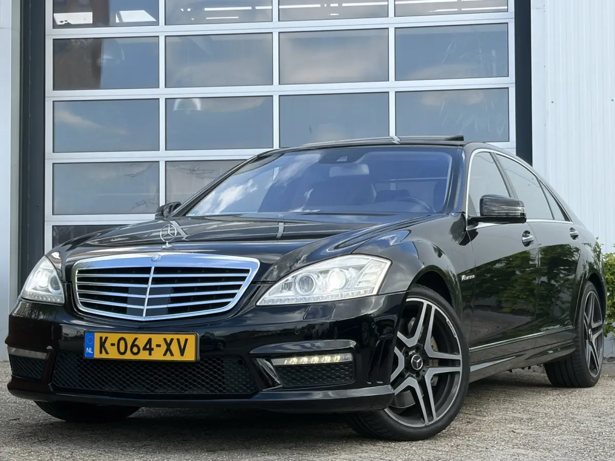 AMG 63 Lang Performance Package 571pk | Facelift | Achteruitrijcamera | Bi-xenon koplampen | Cruise control adaptief | Designo Interieur | Elektrisch glazen schuif-/kanteldak | Lichtmetalen 