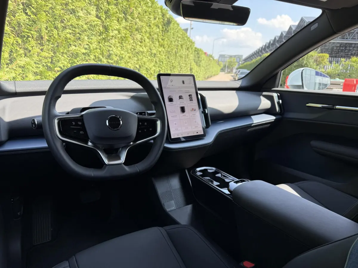 Single Motor Core | Google Navigatie | Achteruitrijcamera | Keyless | Adaptive Cruise Control | Apple CarPlay Adroid Auto