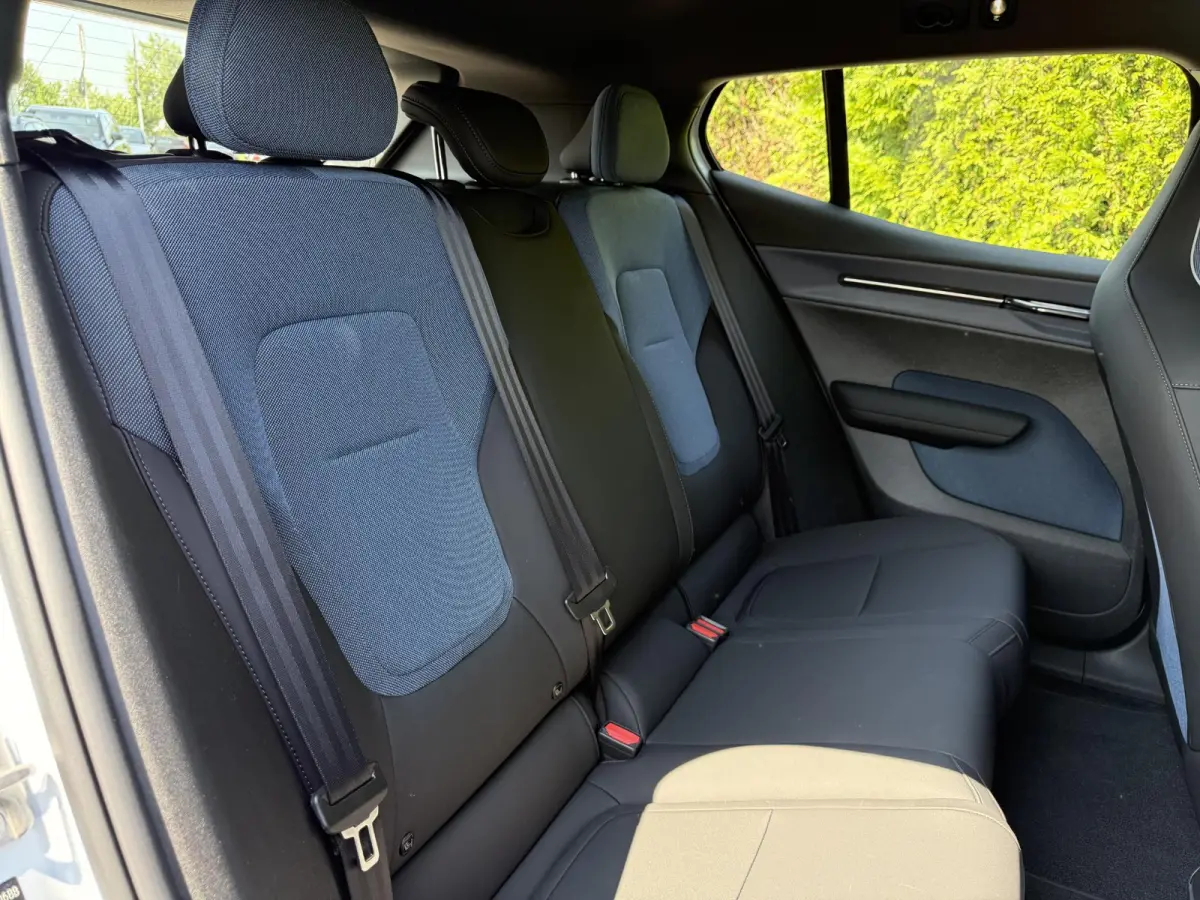 Single Motor Core | Google Navigatie | Achteruitrijcamera | Keyless | Adaptive Cruise Control | Apple CarPlay Adroid Auto