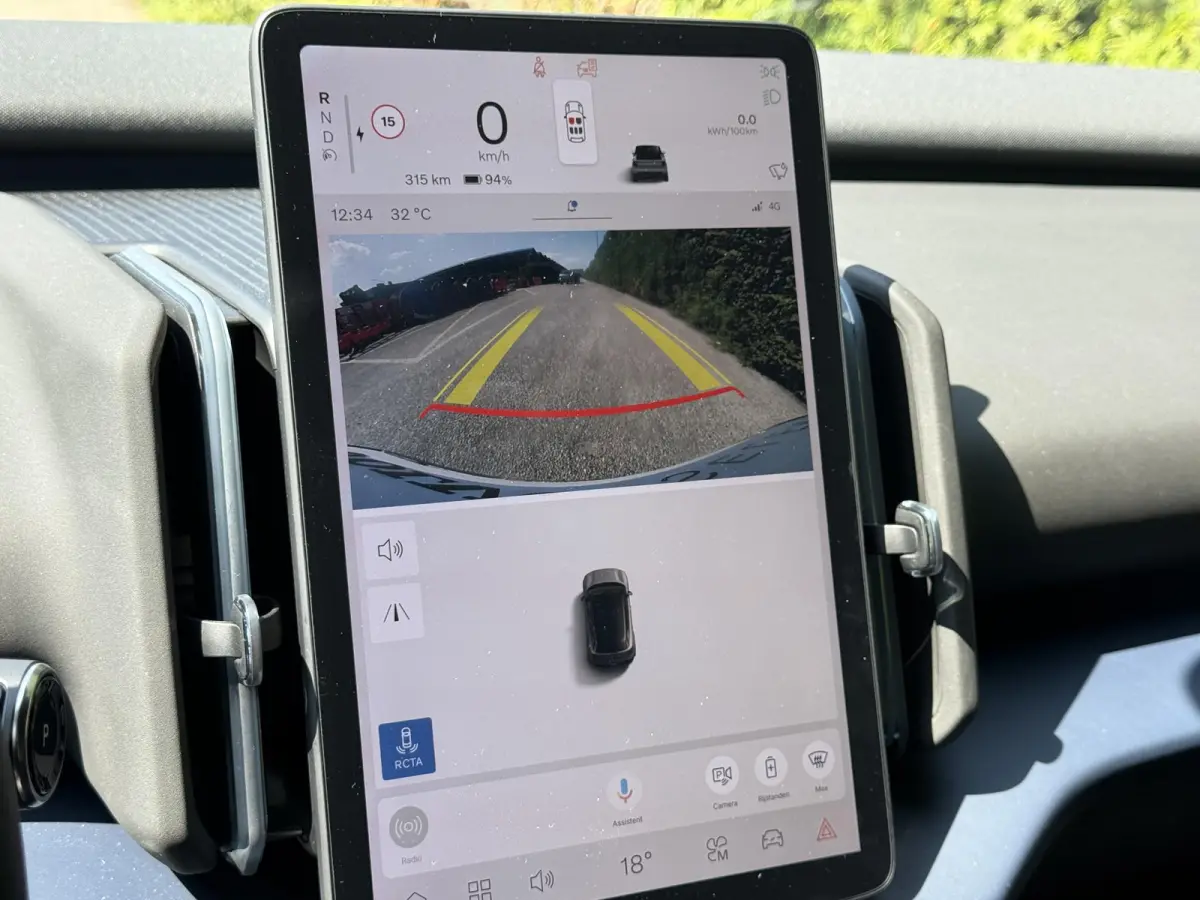 Single Motor Core | Google Navigatie | Achteruitrijcamera | Keyless | Adaptive Cruise Control | Apple CarPlay Adroid Auto