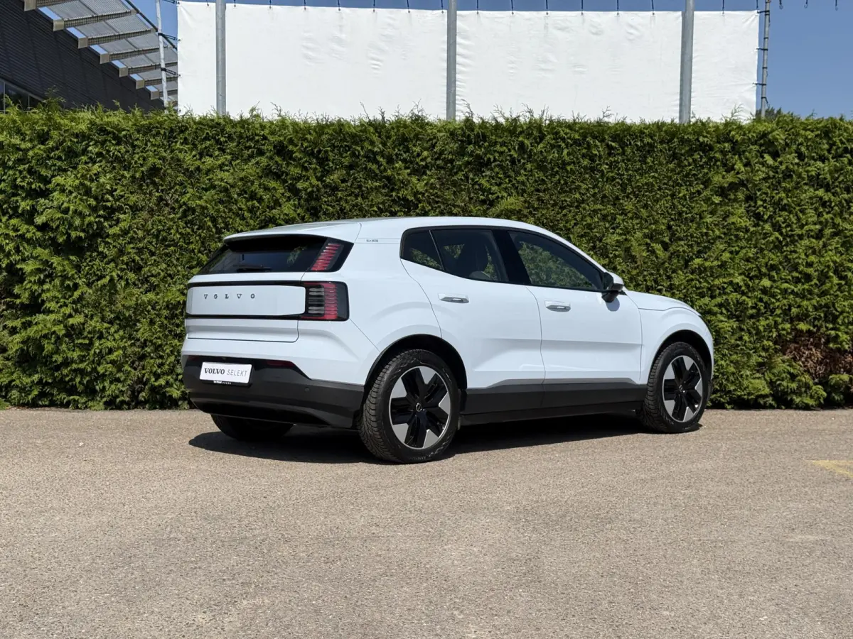 Single Motor Core | Google Navigatie | Achteruitrijcamera | Keyless | Adaptive Cruise Control | Apple CarPlay Adroid Auto