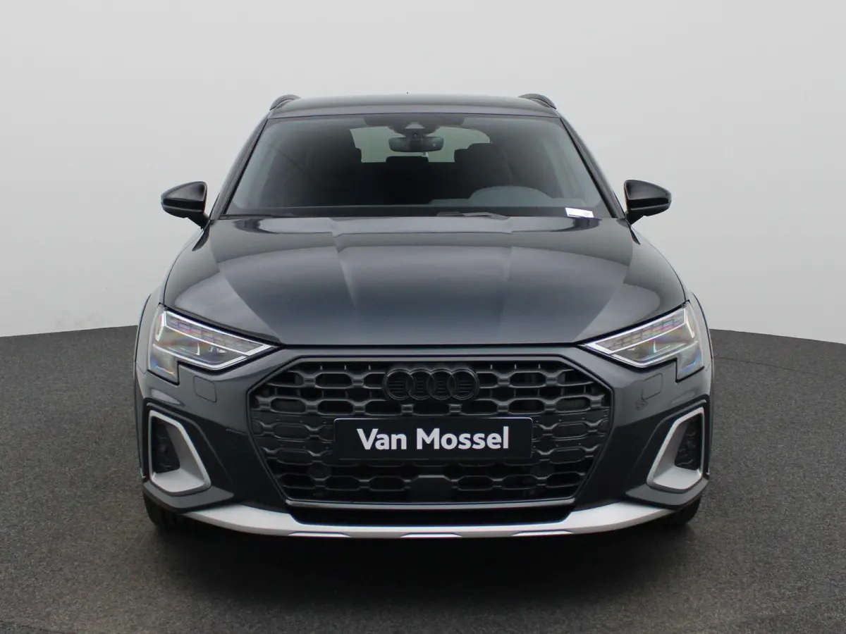 40 TFSI e Advanced edition l Adaptive cruise control l Achteruitrijcamera l SONOS Premium met 3D-geluid l Elektr. voorstoelen geh. best. l Climate control l Navigatie l Trekhaak l Stoelverwa