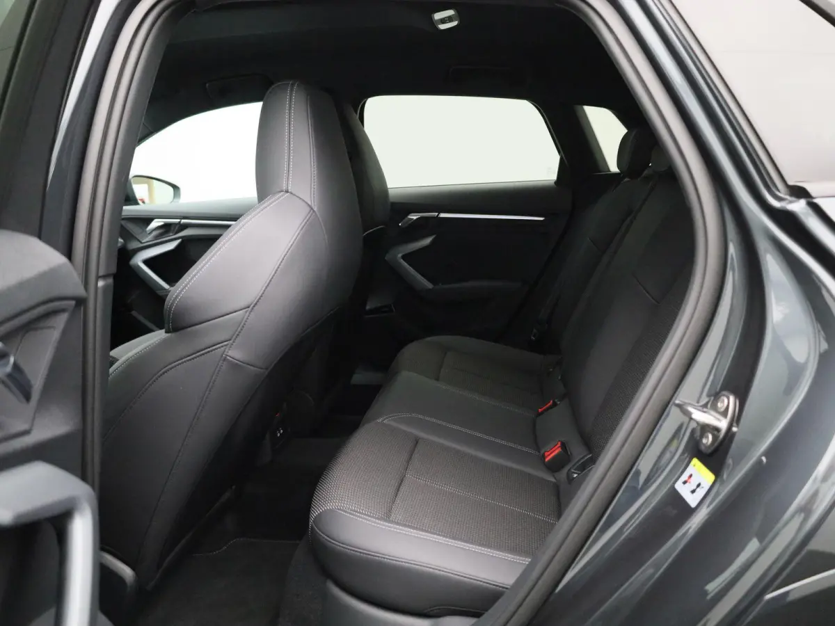 40 TFSI e Advanced edition l Adaptive cruise control l Achteruitrijcamera l SONOS Premium met 3D-geluid l Elektr. voorstoelen geh. best. l Climate control l Navigatie l Trekhaak l Stoelverwa