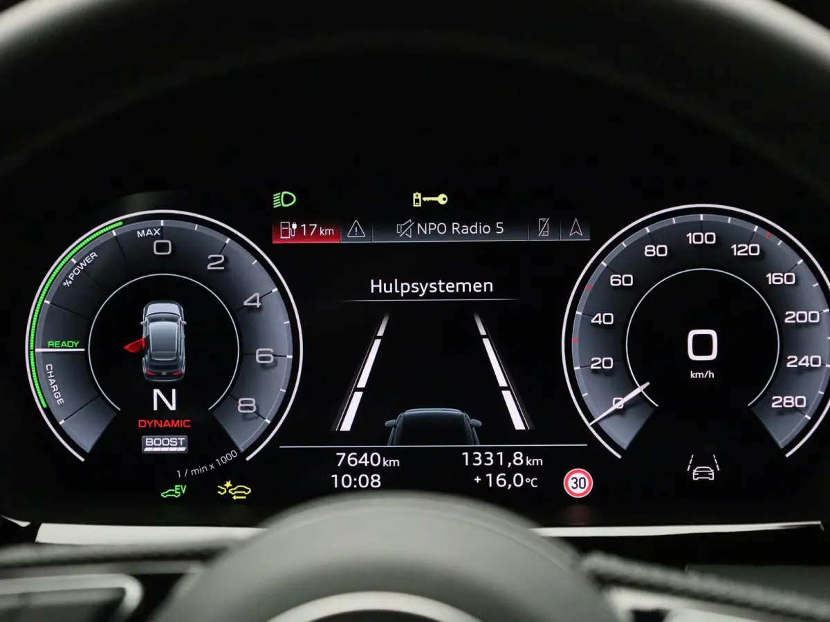40 TFSI e Advanced edition l Adaptive cruise control l Achteruitrijcamera l SONOS Premium met 3D-geluid l Elektr. voorstoelen geh. best. l Climate control l Navigatie l Trekhaak l Stoelverwa