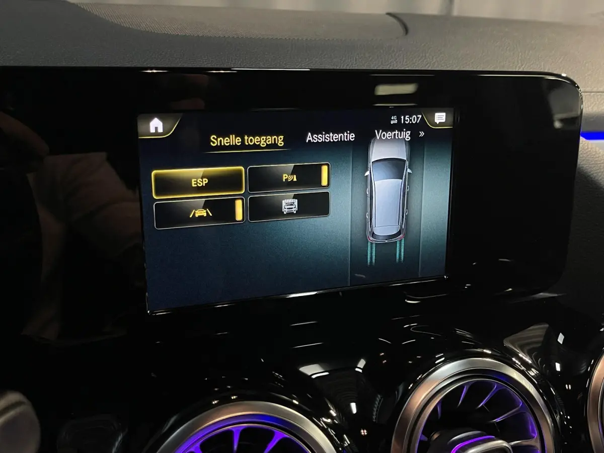 250 e Business Solution AMG Limited Night Pakket 18''/Sfeerverlichting/DAB/PDC v+a/Stoelverwarming/Climate/Apple Carplay & Android Auto