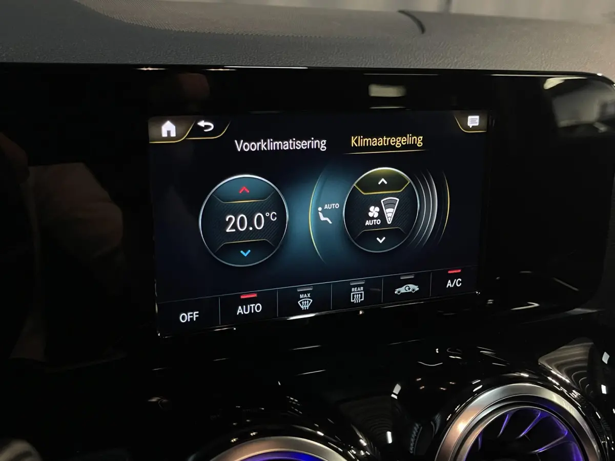 250 e Business Solution AMG Limited Night Pakket 18''/Sfeerverlichting/DAB/PDC v+a/Stoelverwarming/Climate/Apple Carplay & Android Auto