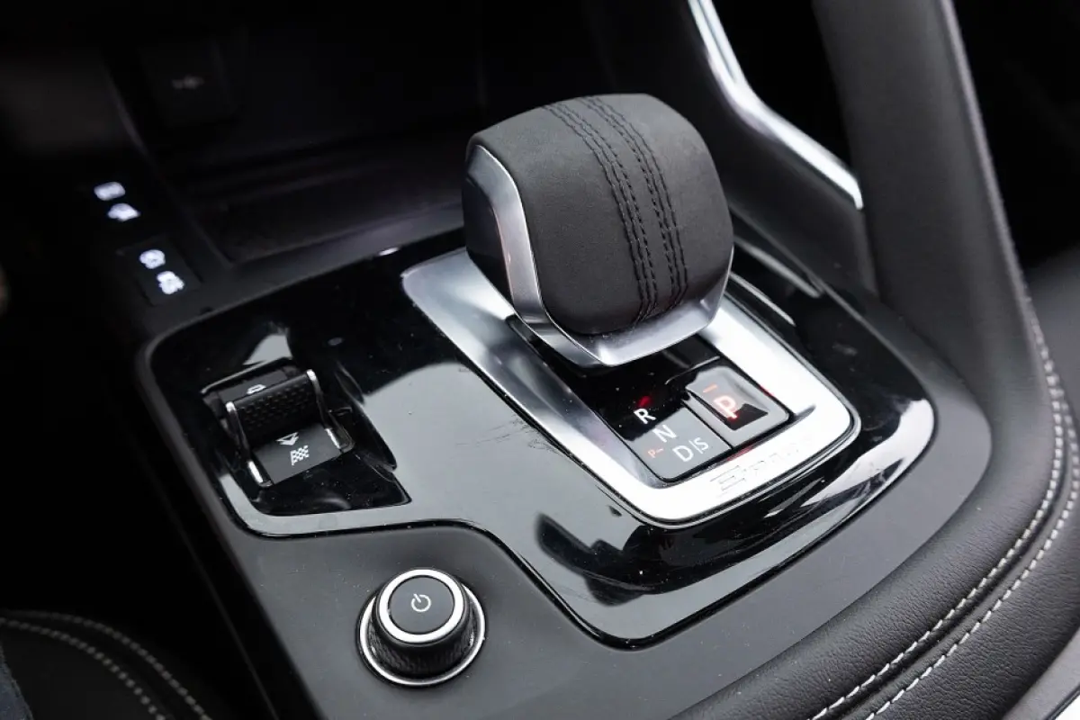 1.5 P300e AWD R-Dynamic S | PANORAMADAK | LEDER | EL. Stoelen | Trekhaak !