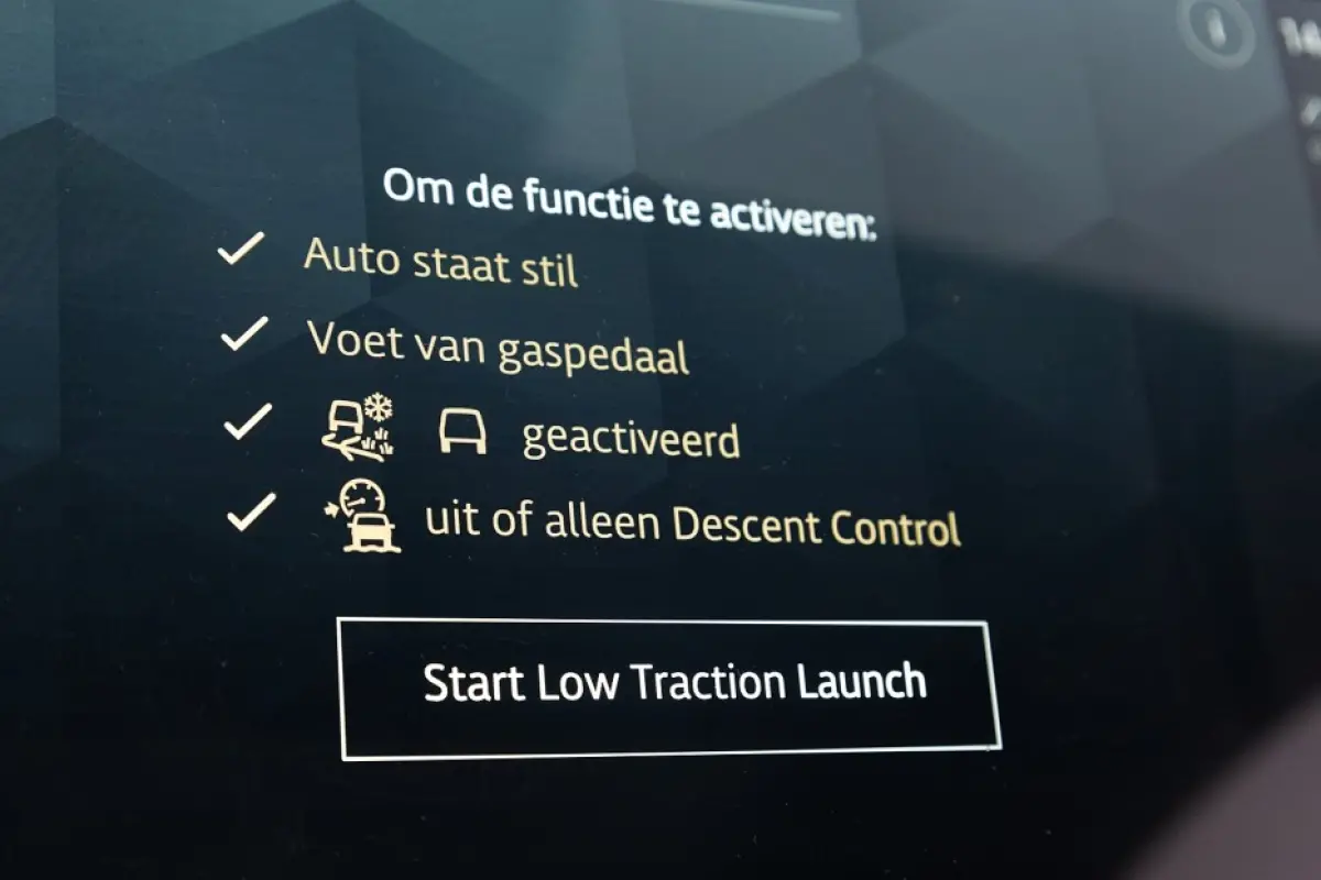 1.5 P300e AWD R-Dynamic S | PANORAMADAK | LEDER | EL. Stoelen | Trekhaak !