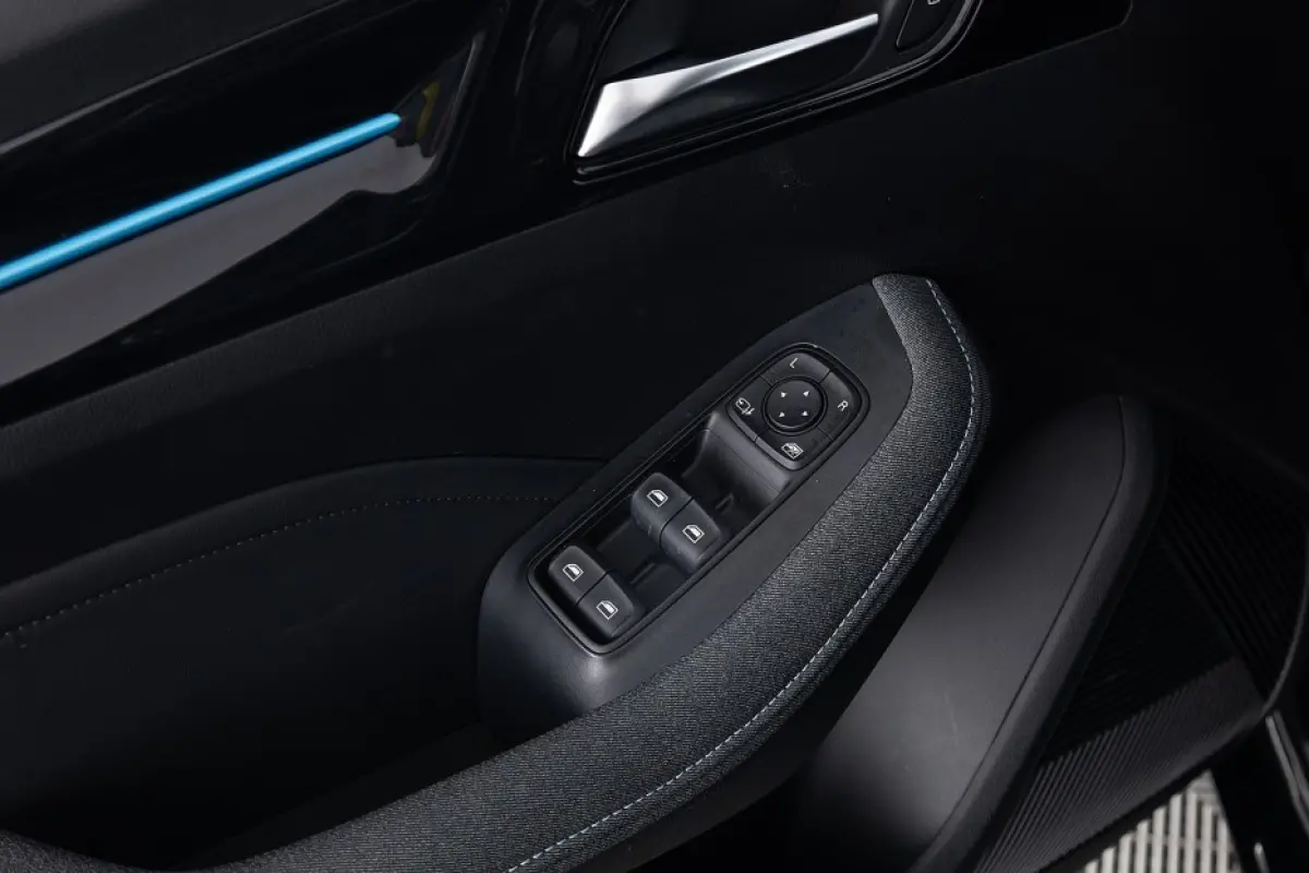 MG5 Standard Range Luxury 50kWh EV | LEDER | NAVI | FULL LED | SOH: 89,7% |