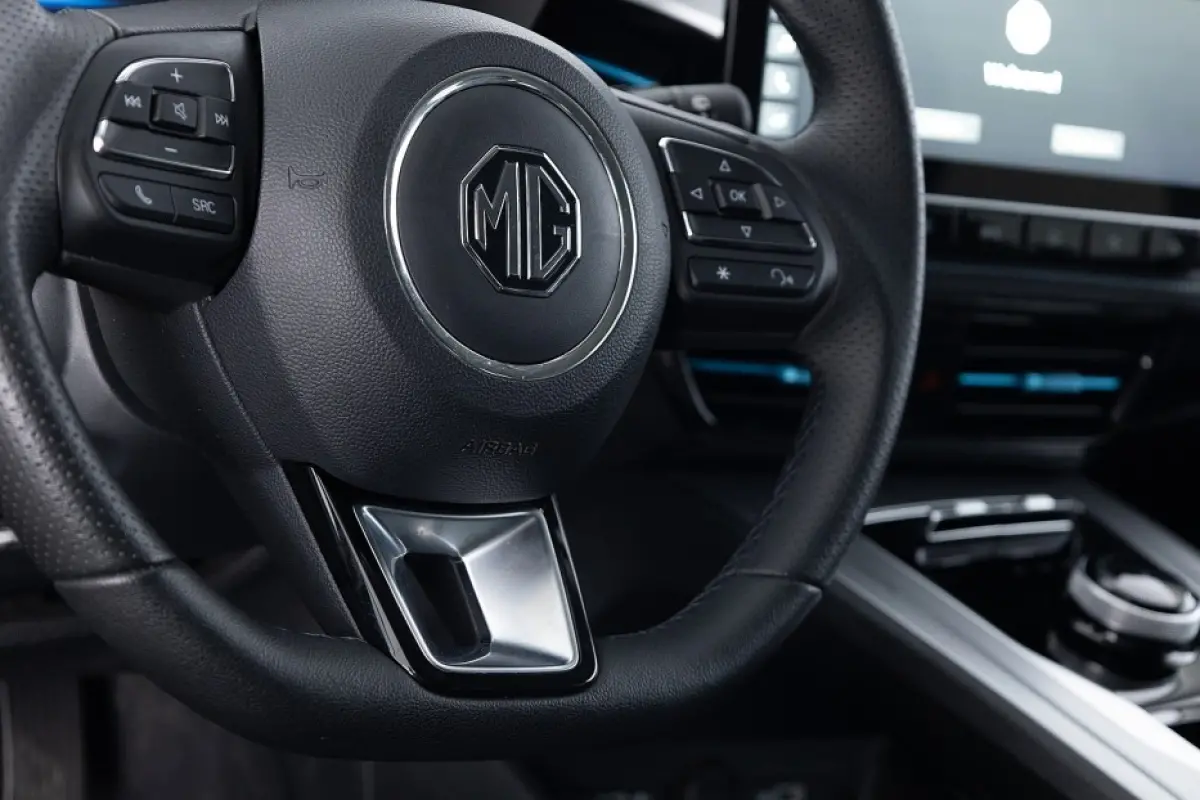 MG5 Standard Range Luxury 50kWh EV | LEDER | NAVI | FULL LED | SOH: 89,7% |