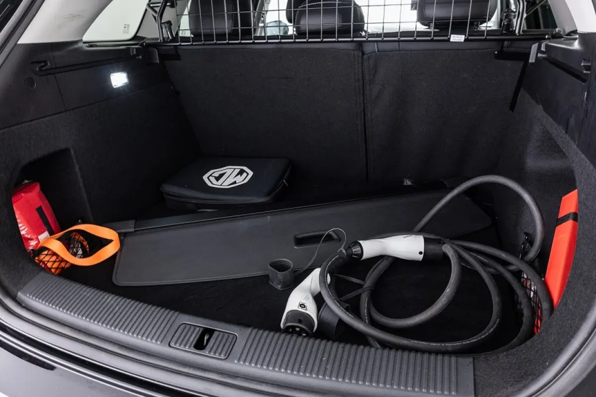 MG5 Standard Range Luxury 50kWh EV | LEDER | NAVI | FULL LED | SOH: 89,7% |