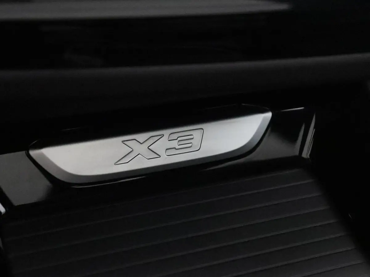 xDrive30e M Sportpakket | SoH 92% | Trekhaak | Panoramadak | Driving Assistant | 19''