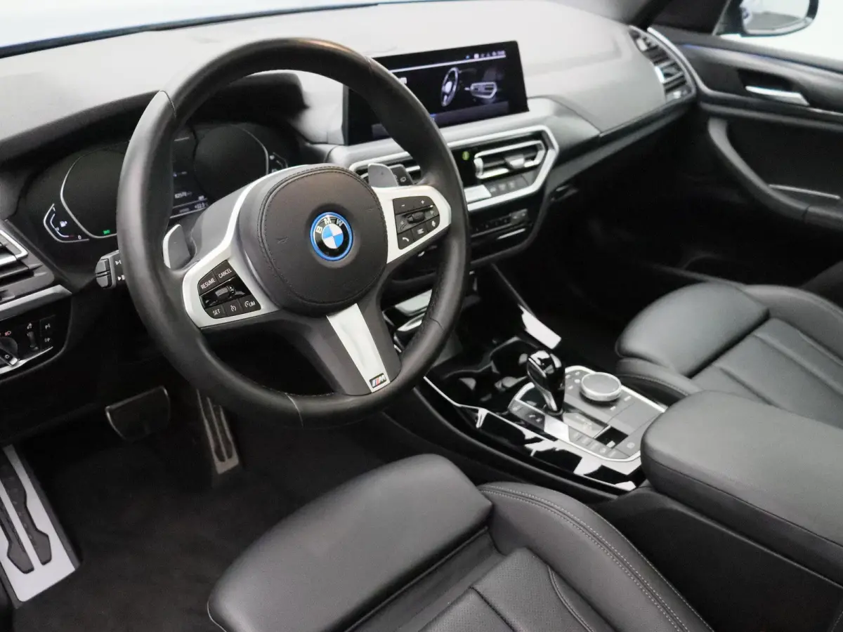 xDrive30e M Sportpakket | SoH 92% | Trekhaak | Panoramadak | Driving Assistant | 19''