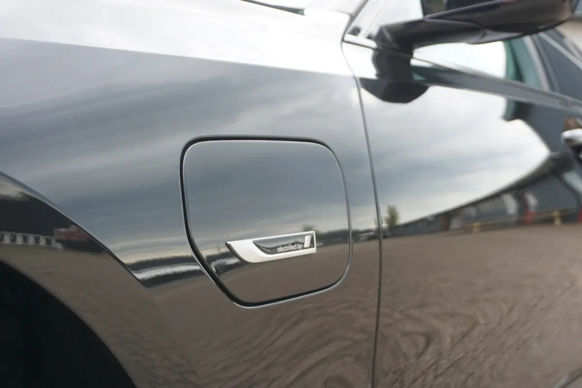 320e LCI M-Sport Pro | ADAPTIVE LED | ACC | HEAD-UP | STOELVERW. | CAMERA |