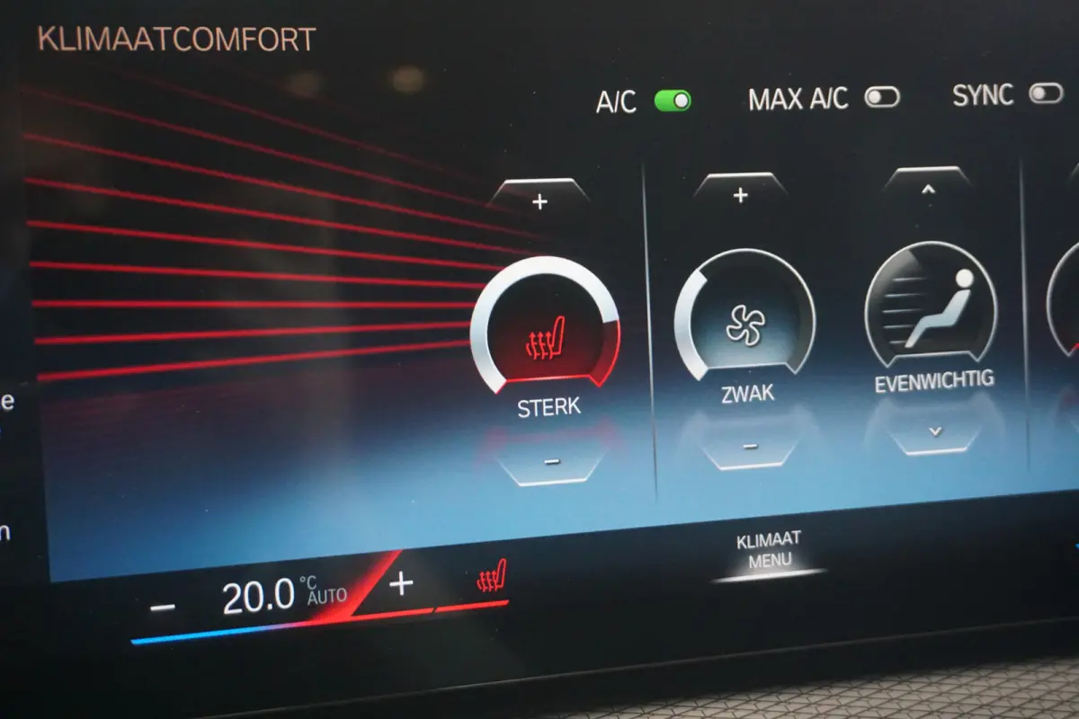 320e LCI M-Sport Pro | ADAPTIVE LED | ACC | HEAD-UP | STOELVERW. | CAMERA |