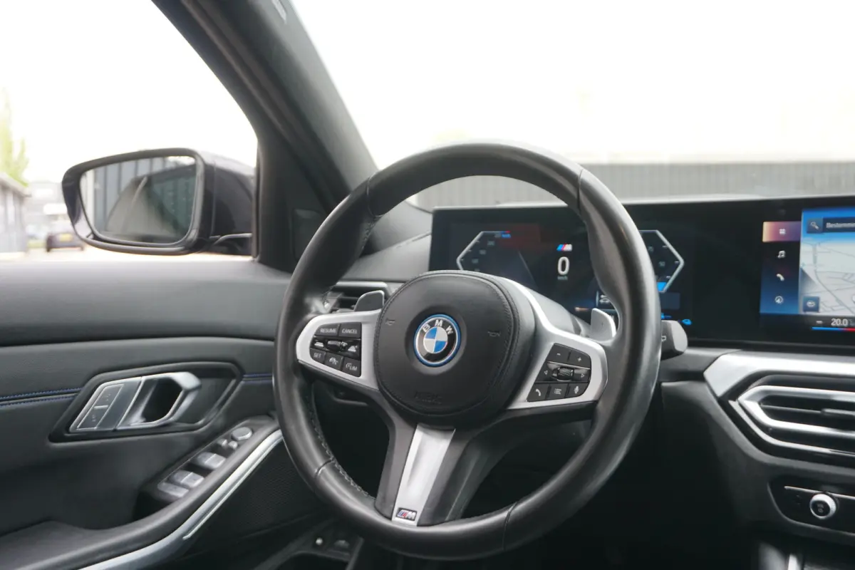 320e LCI M-Sport Pro | ADAPTIVE LED | ACC | HEAD-UP | STOELVERW. | CAMERA |