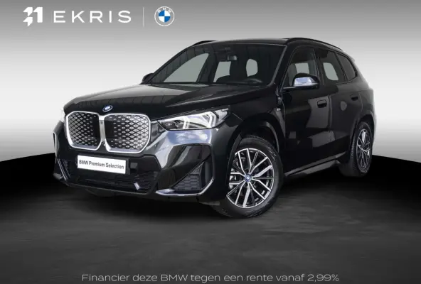 eDrive20 | M Sportpakket | Innovation Pack | Comfort Access | Panoramadak | Stoelverwarming | Head-Up Display | 18''