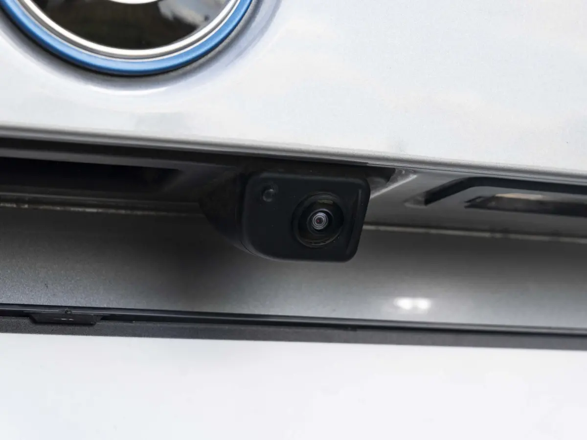 xDrive25e SoH 100% | M Sportpakket | Premium Pack | Comfort Access | Achteruitrijcamera | Stoelverwarming | 18''