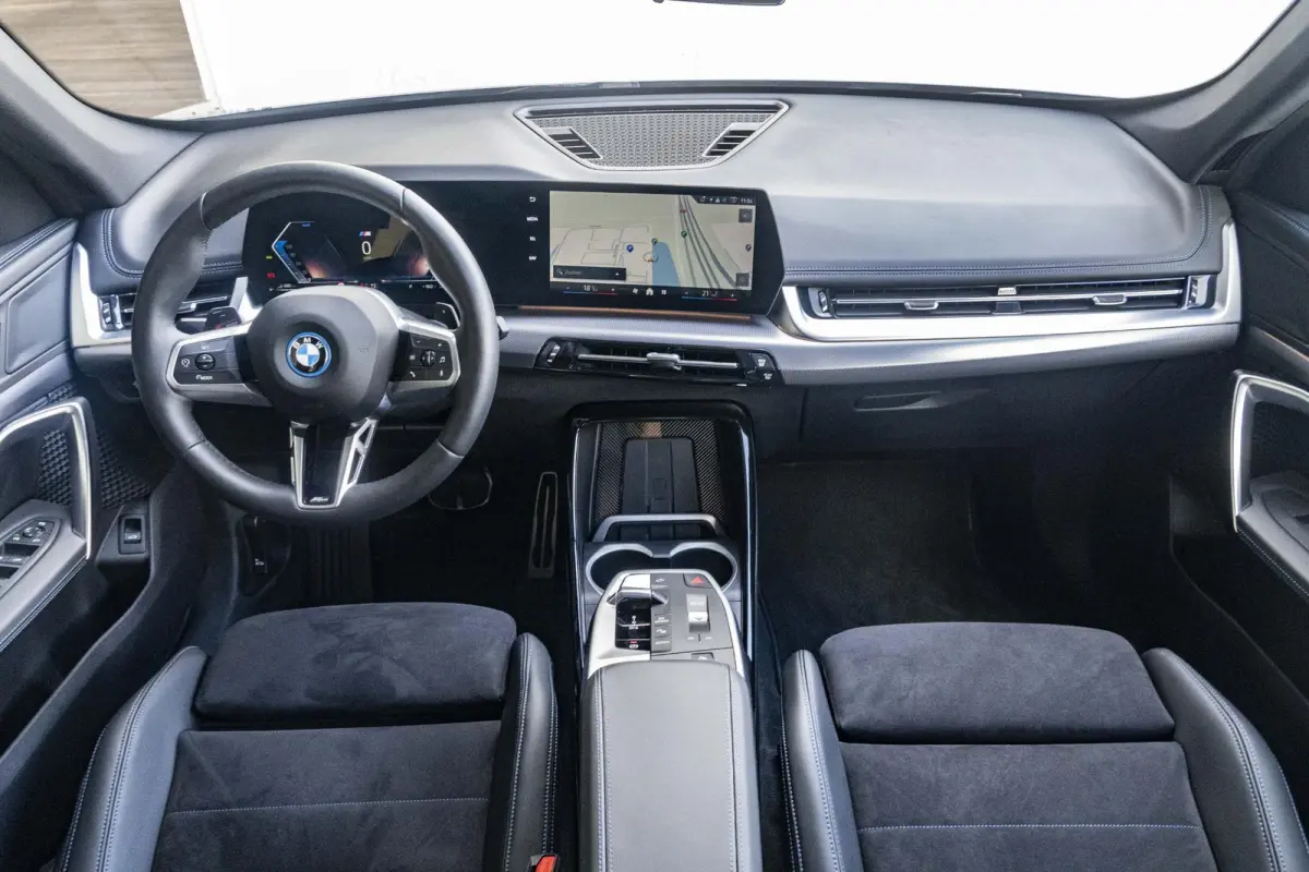 xDrive25e SoH 100% | M Sportpakket | Premium Pack | Comfort Access | Achteruitrijcamera | Stoelverwarming | 18''