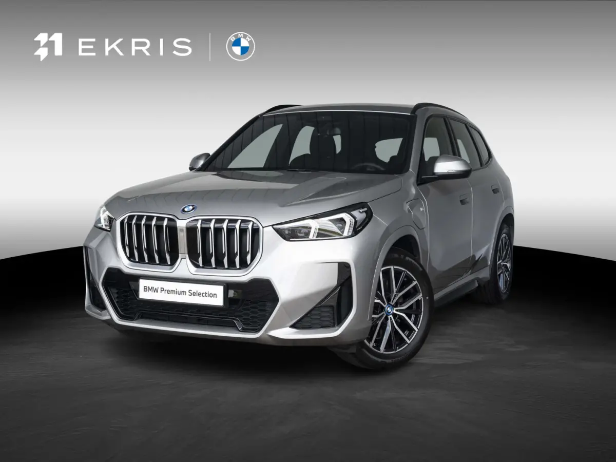xDrive25e SoH 100% | M Sportpakket | Premium Pack | Comfort Access | Achteruitrijcamera | Stoelverwarming | 18''