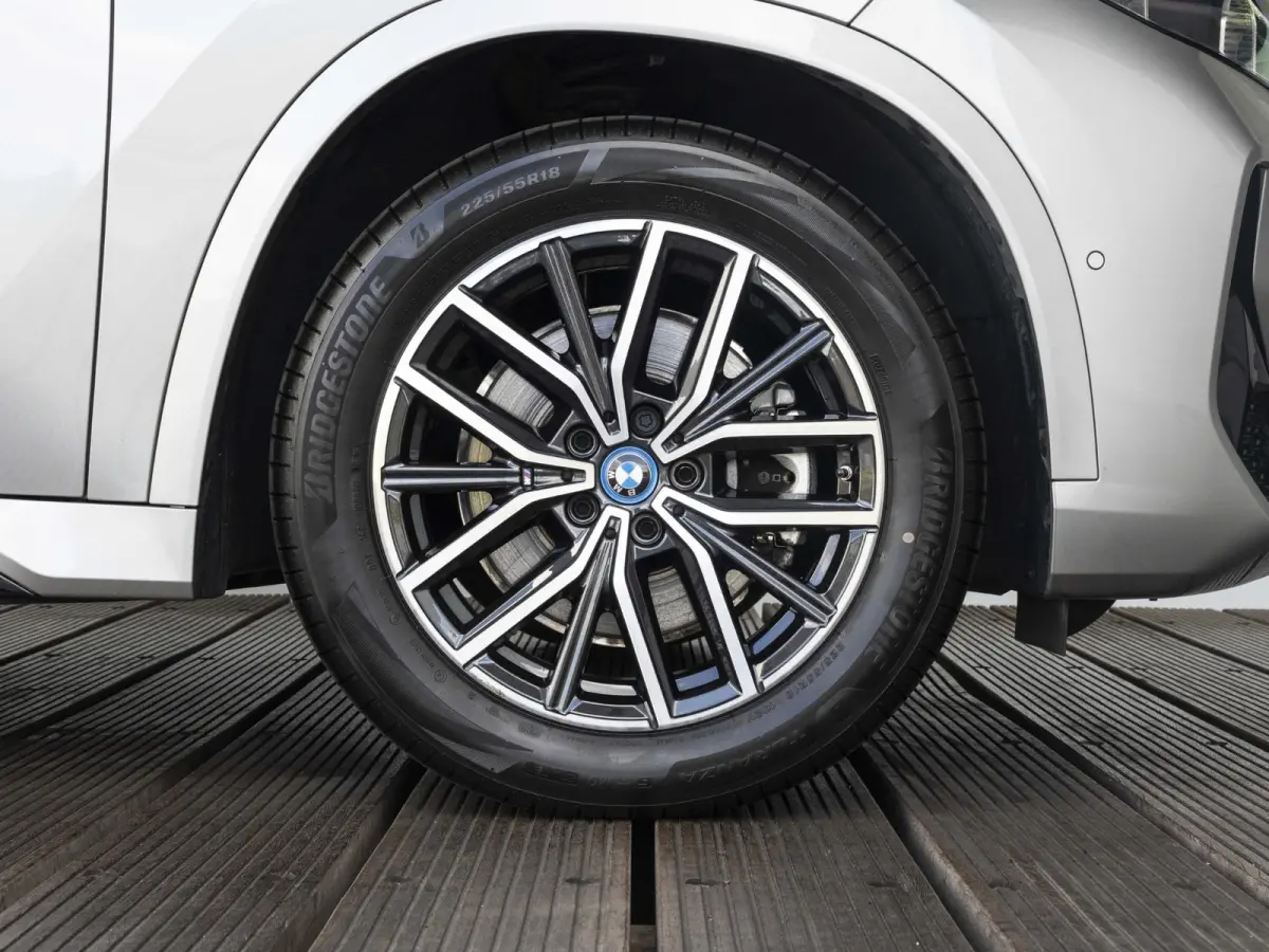 xDrive25e SoH 100% | M Sportpakket | Premium Pack | Comfort Access | Achteruitrijcamera | Stoelverwarming | 18''