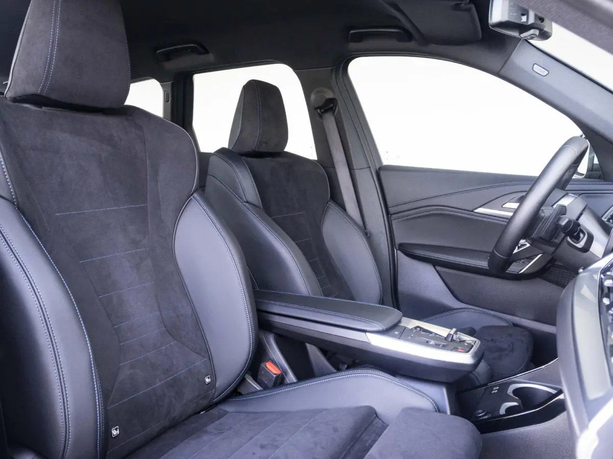 xDrive25e SoH 100% | M Sportpakket | Premium Pack | Comfort Access | Achteruitrijcamera | Stoelverwarming | 18''
