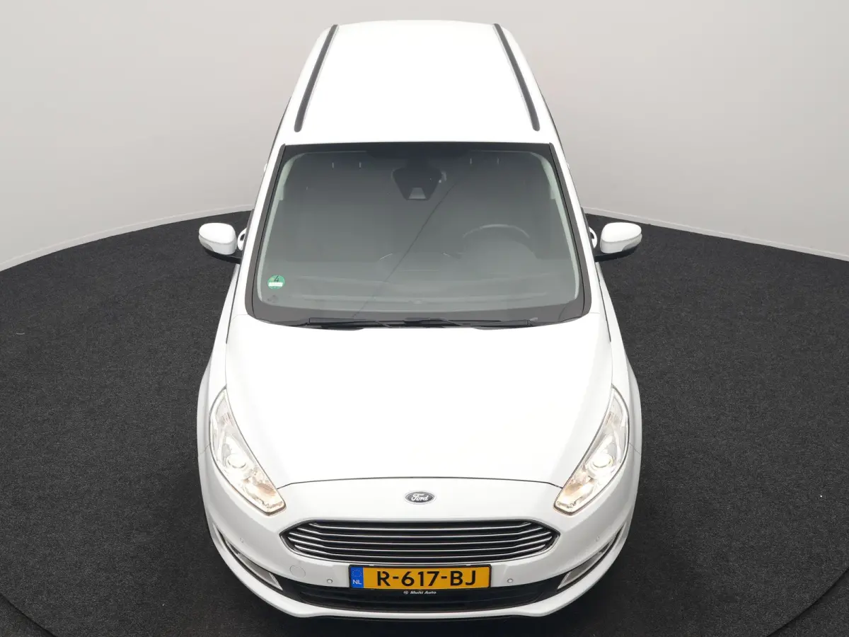2.0 Titanium Automaat 7 Persoons 241pk | Camera | Apple Carplay | Voorstoelen Verwarmd | Cruise Control | LED Koplampen | Navigatie |
