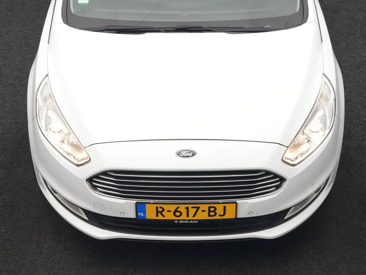 2.0 Titanium Automaat 7 Persoons 241pk | Camera | Apple Carplay | Voorstoelen Verwarmd | Cruise Control | LED Koplampen | Navigatie |