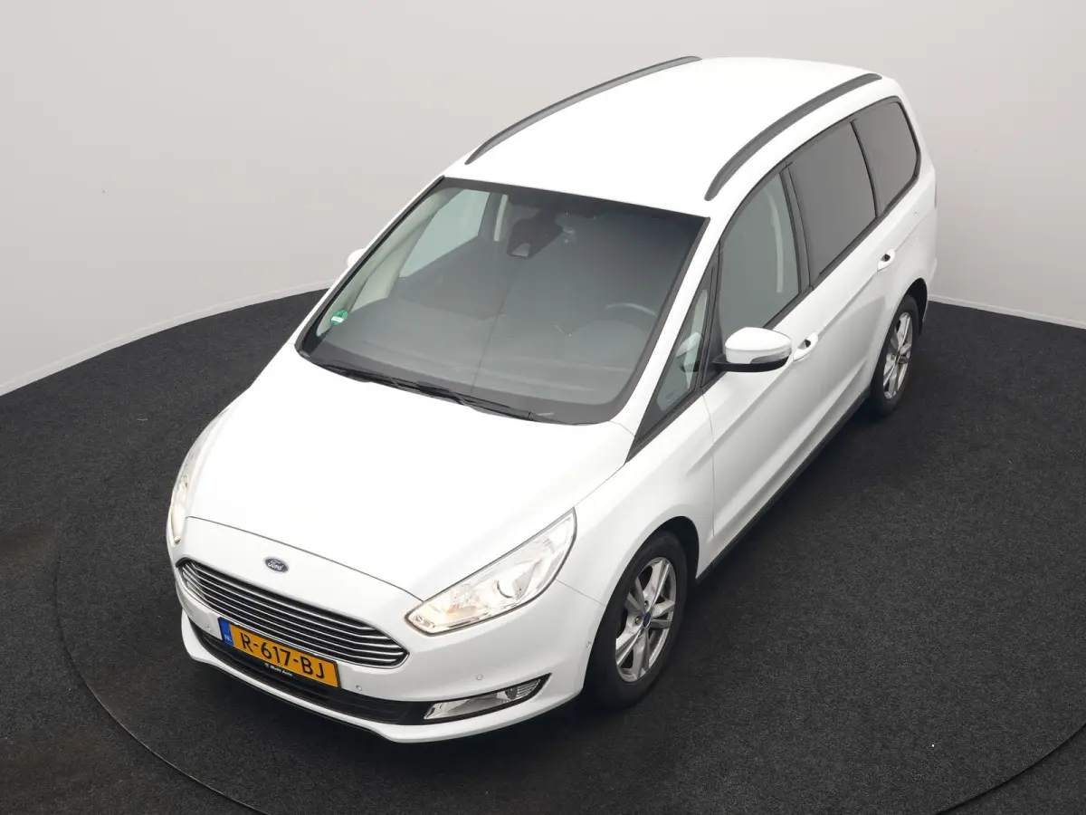 2.0 Titanium Automaat 7 Persoons 241pk | Camera | Apple Carplay | Voorstoelen Verwarmd | Cruise Control | LED Koplampen | Navigatie |