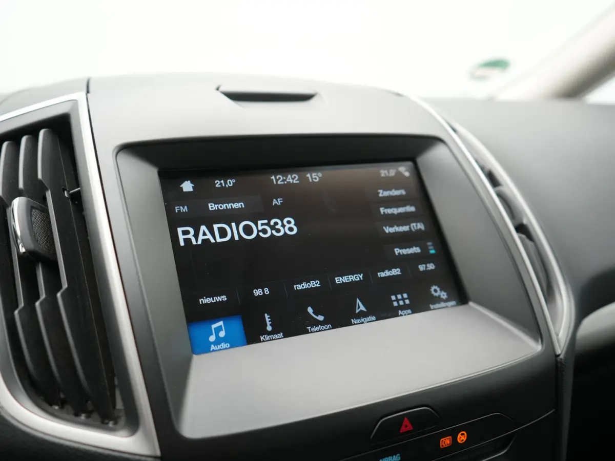 2.0 Titanium Automaat 7 Persoons 241pk | Camera | Apple Carplay | Voorstoelen Verwarmd | Cruise Control | LED Koplampen | Navigatie |