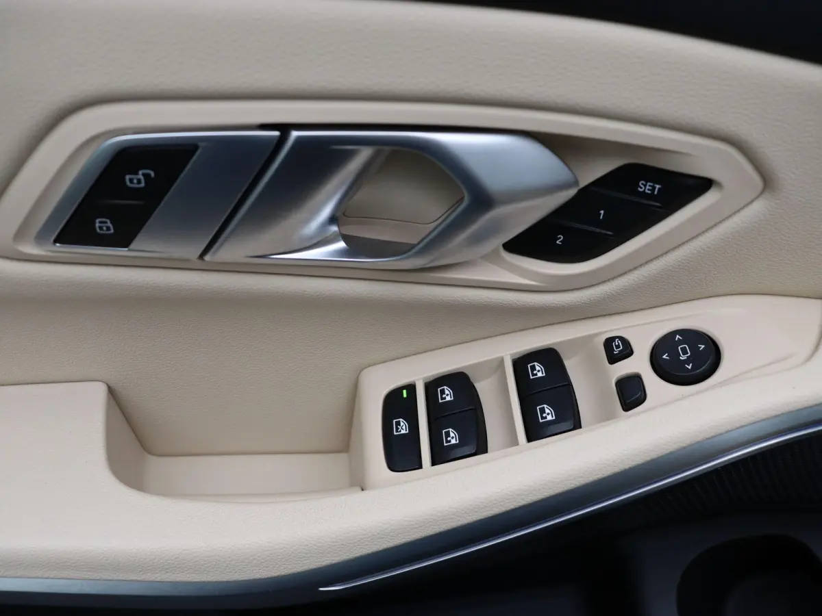 330e Business Edition | Model Sport Line | SoH 89% | Comfort Access | Achteruitrijcamera | Panoramadak | Elektrisch Verstelbare Sportstoelen | Laserlight | Head-Up Display | DAB | HiFi