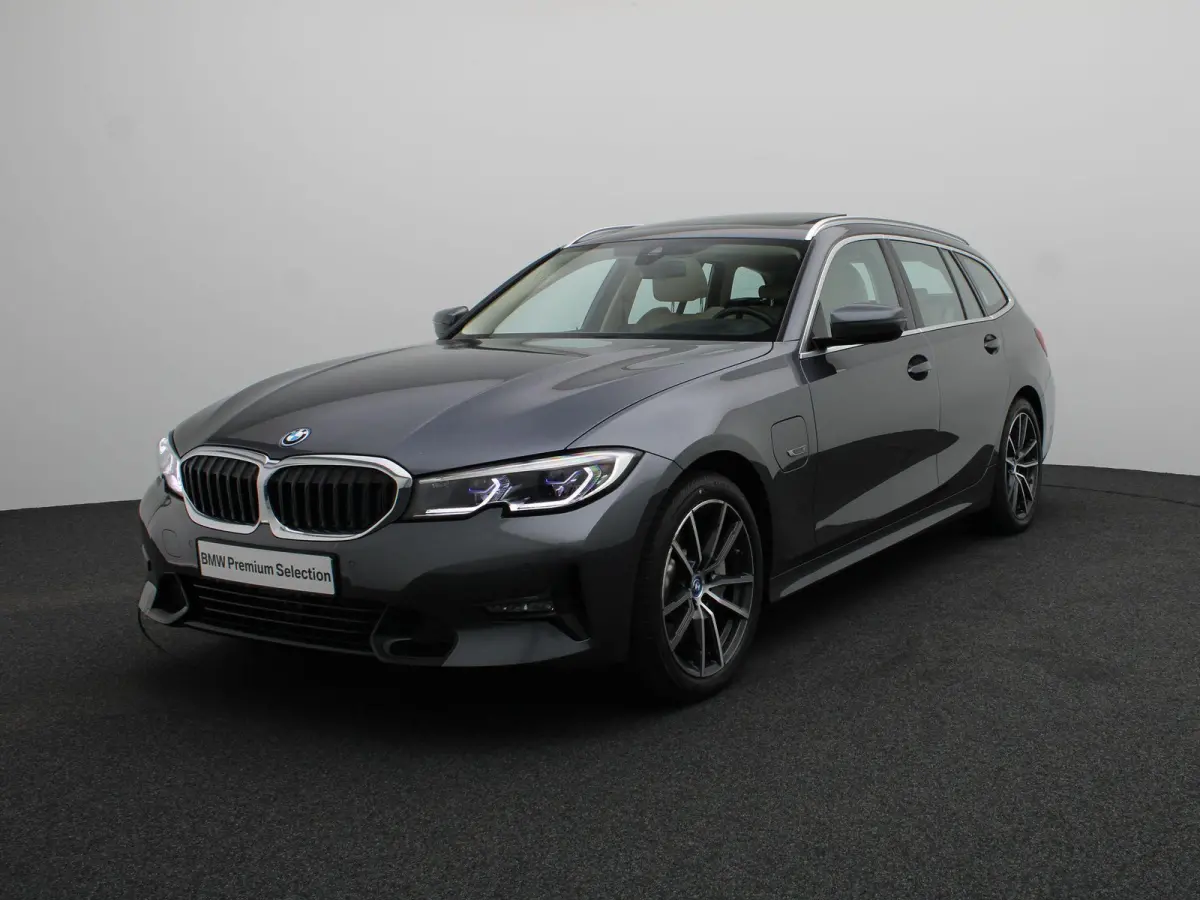 330e Business Edition | Model Sport Line | SoH 89% | Comfort Access | Achteruitrijcamera | Panoramadak | Elektrisch Verstelbare Sportstoelen | Laserlight | Head-Up Display | DAB | HiFi