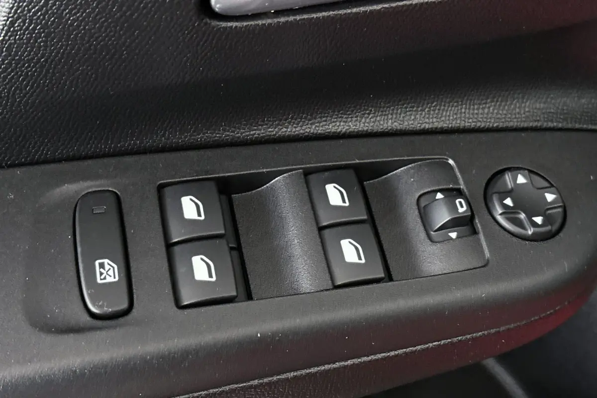1.2 Turbo Hybrid Yes Automaat Stuur-Stoelverwarming Apple CarPlay LED Koplampen