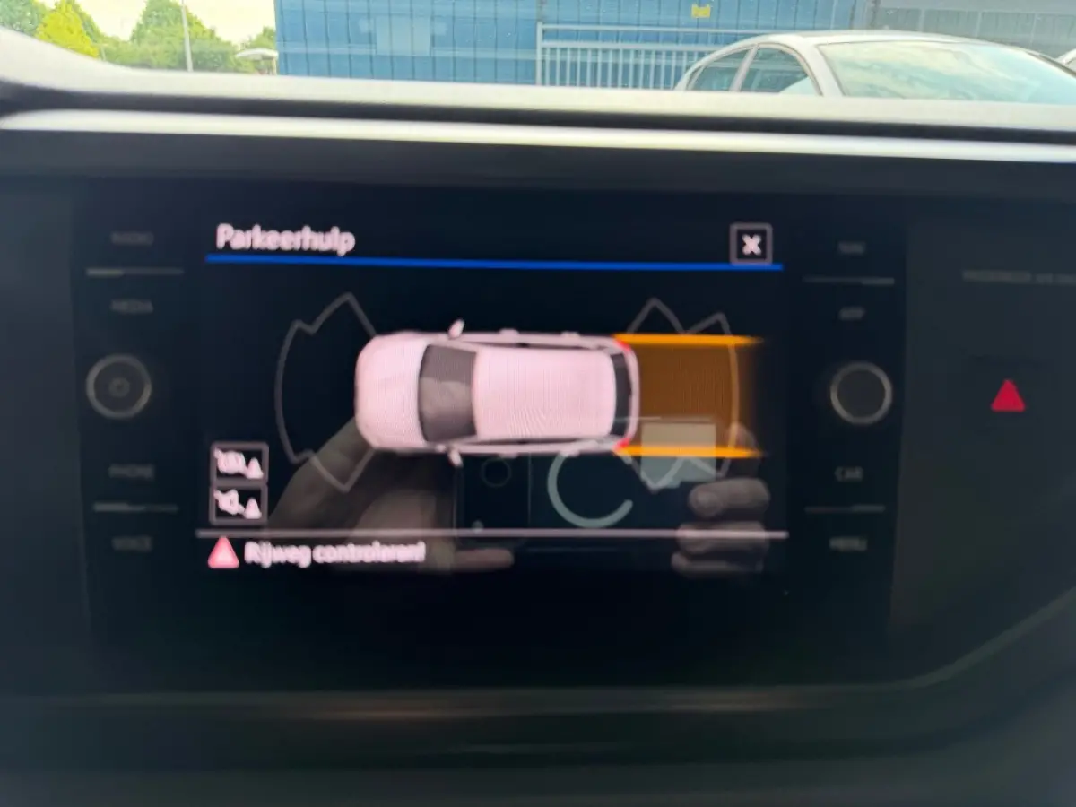 1.0 MPI NAVI AIRCO PDC CRUISE CONTROL