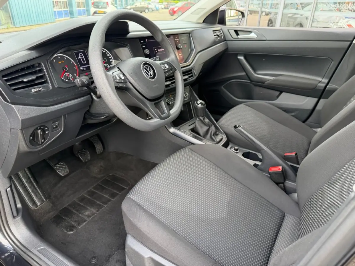1.0 MPI NAVI AIRCO PDC CRUISE CONTROL