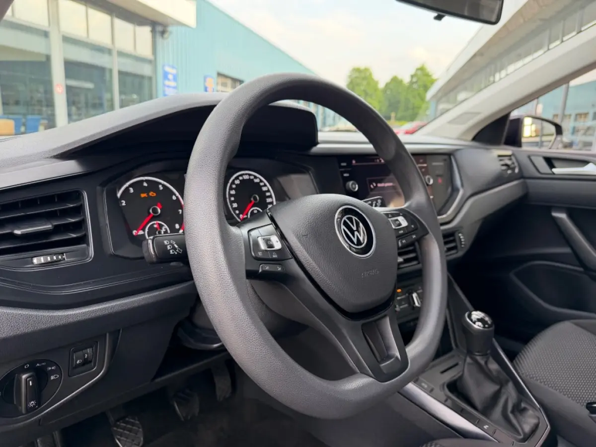 1.0 MPI NAVI AIRCO PDC CRUISE CONTROL