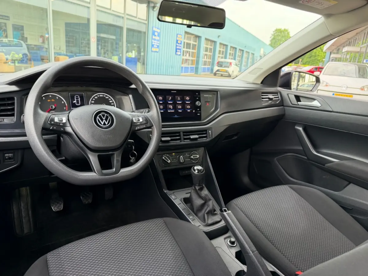 1.0 MPI NAVI AIRCO PDC CRUISE CONTROL