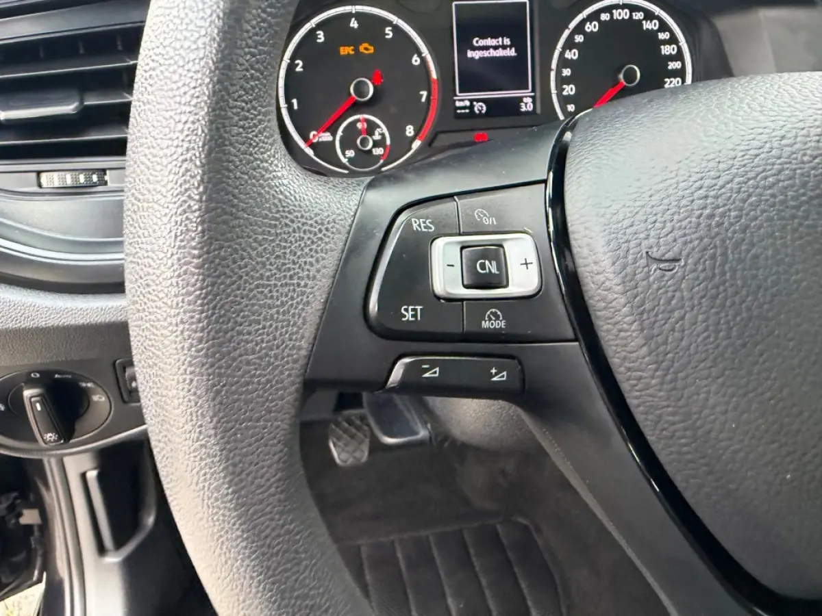1.0 MPI NAVI AIRCO PDC CRUISE CONTROL