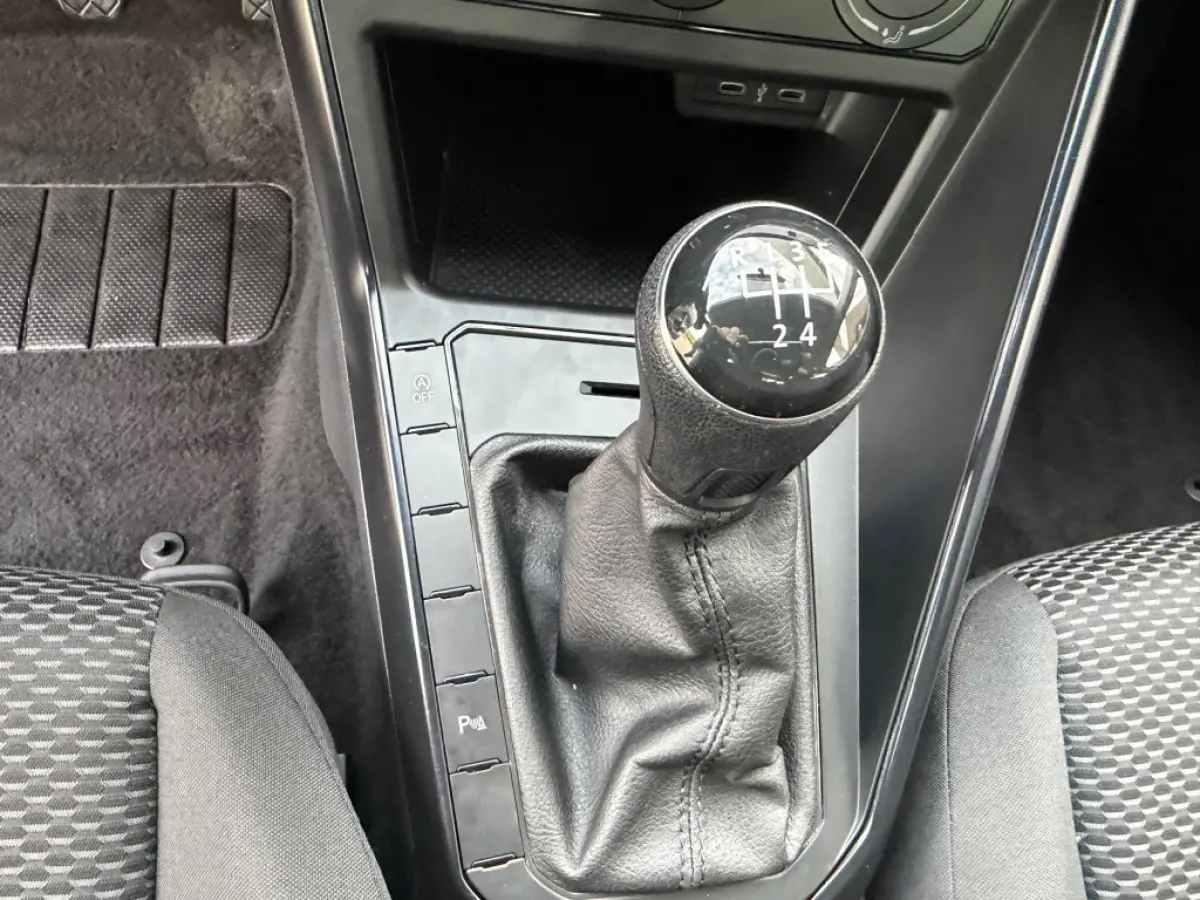 1.0 MPI NAVI AIRCO PDC CRUISE CONTROL