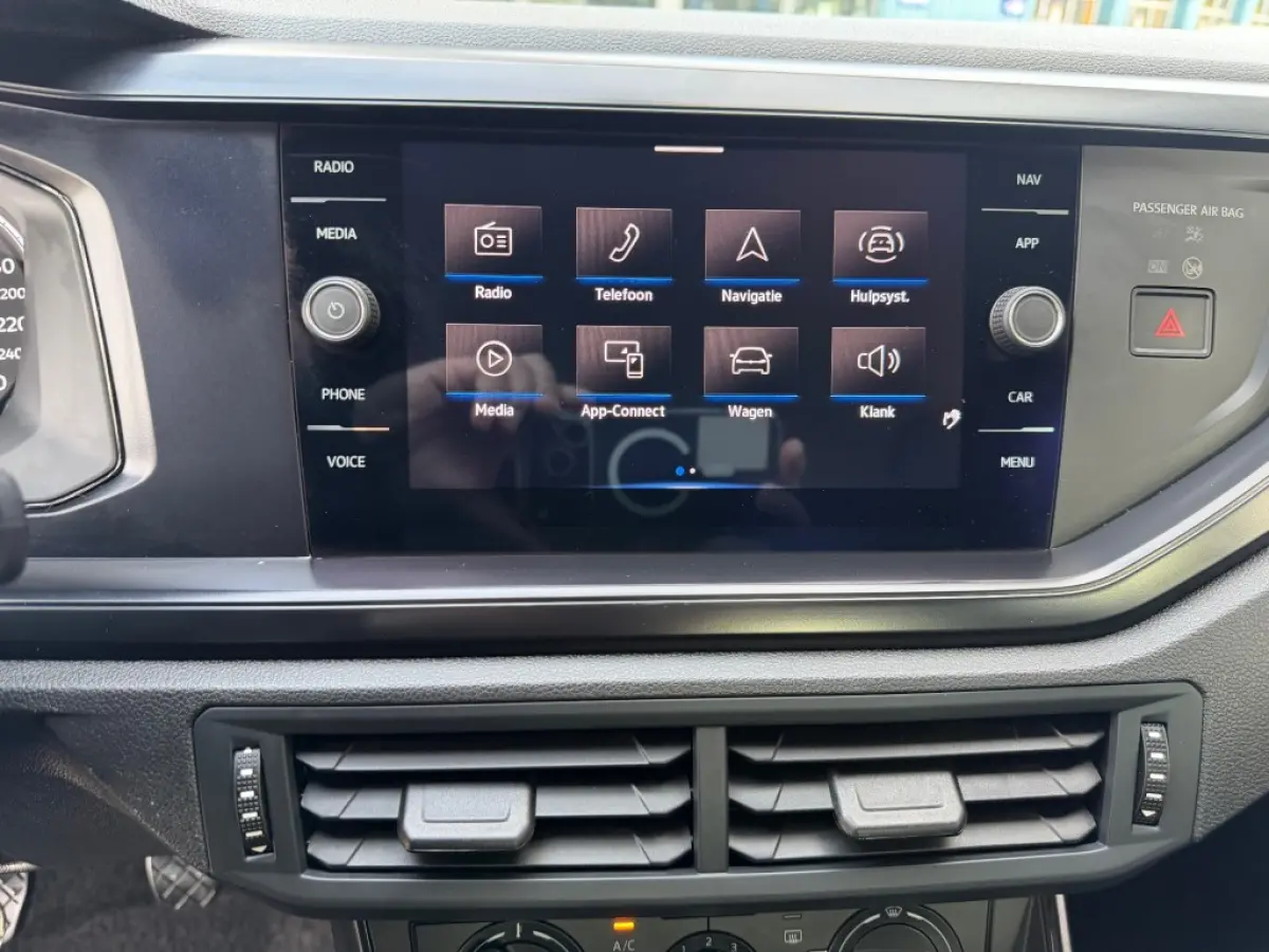 1.0 MPI NAVI AIRCO PDC CRUISE CONTROL