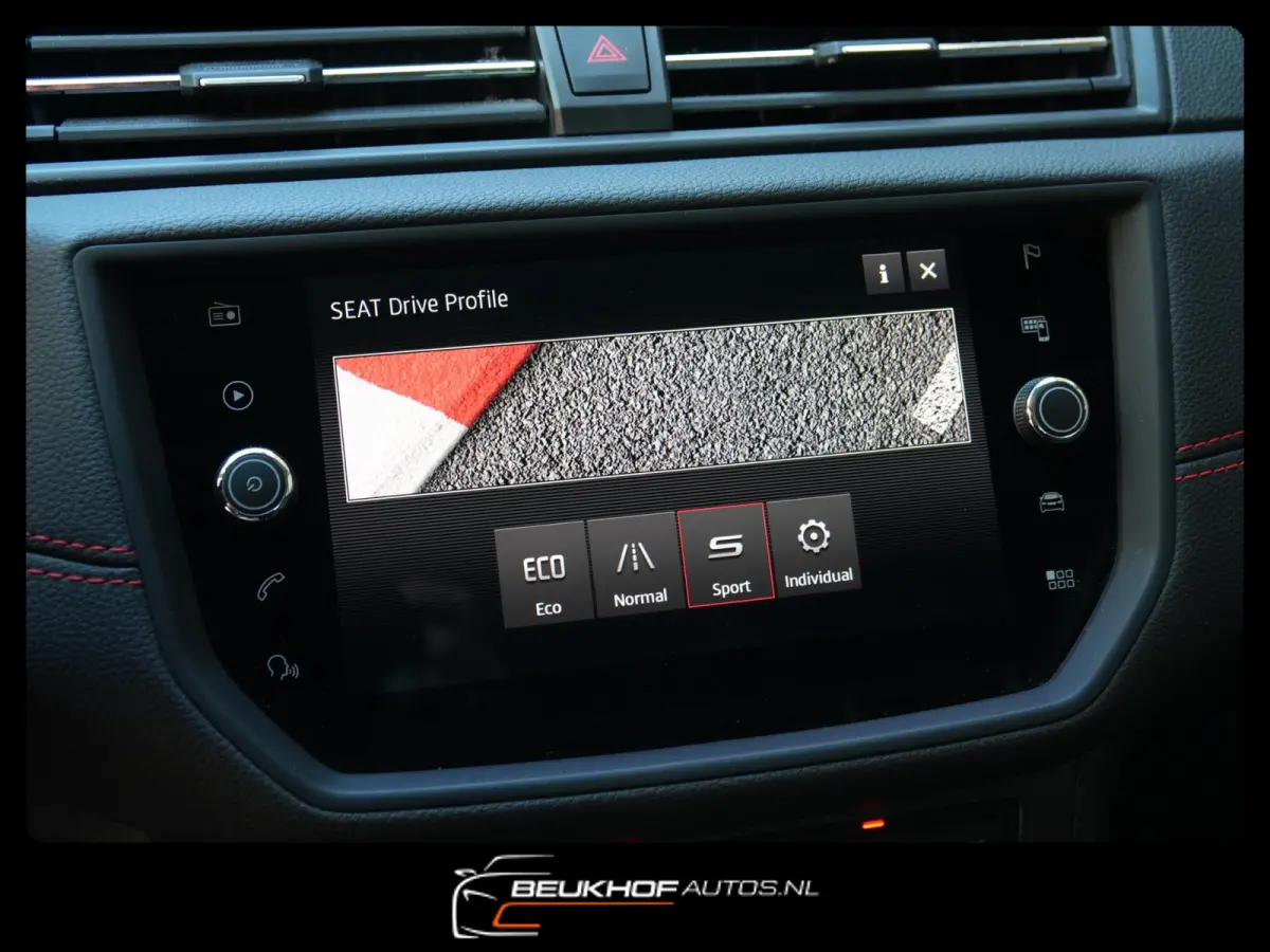 1.0 TSI FR Business Beats Camera Nav VirtualDash