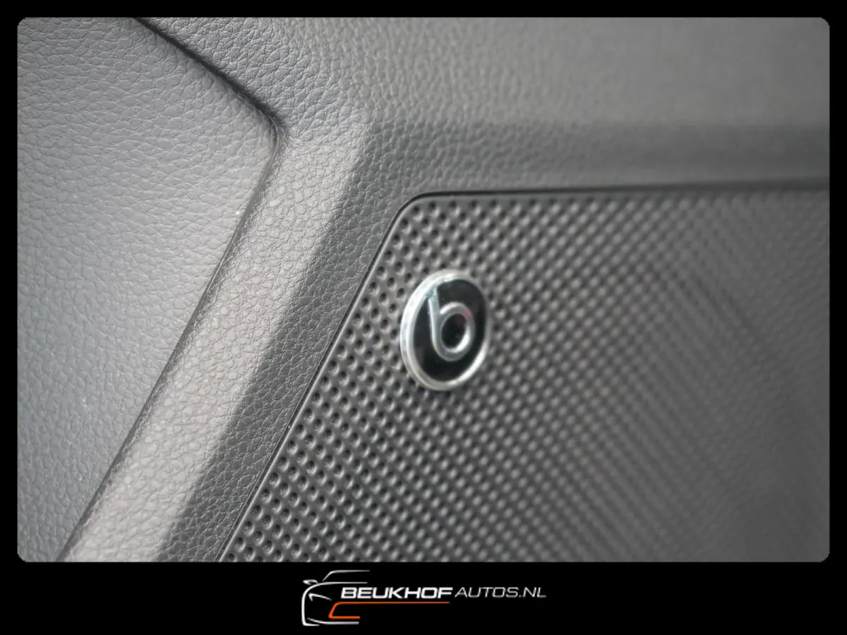 1.0 TSI FR Business Beats Camera Nav VirtualDash