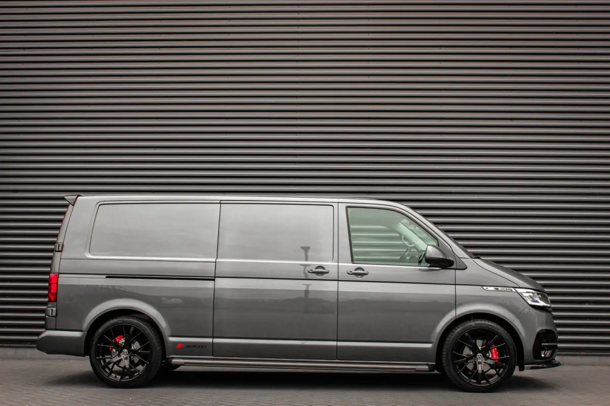 2.0 TDI L2H1 150PK JB- EDITION DSG / PDC / VERLAGINGSVEREN / LEDEREN BEKLEDING / FULL / APPLE CARPLAY /NAVI