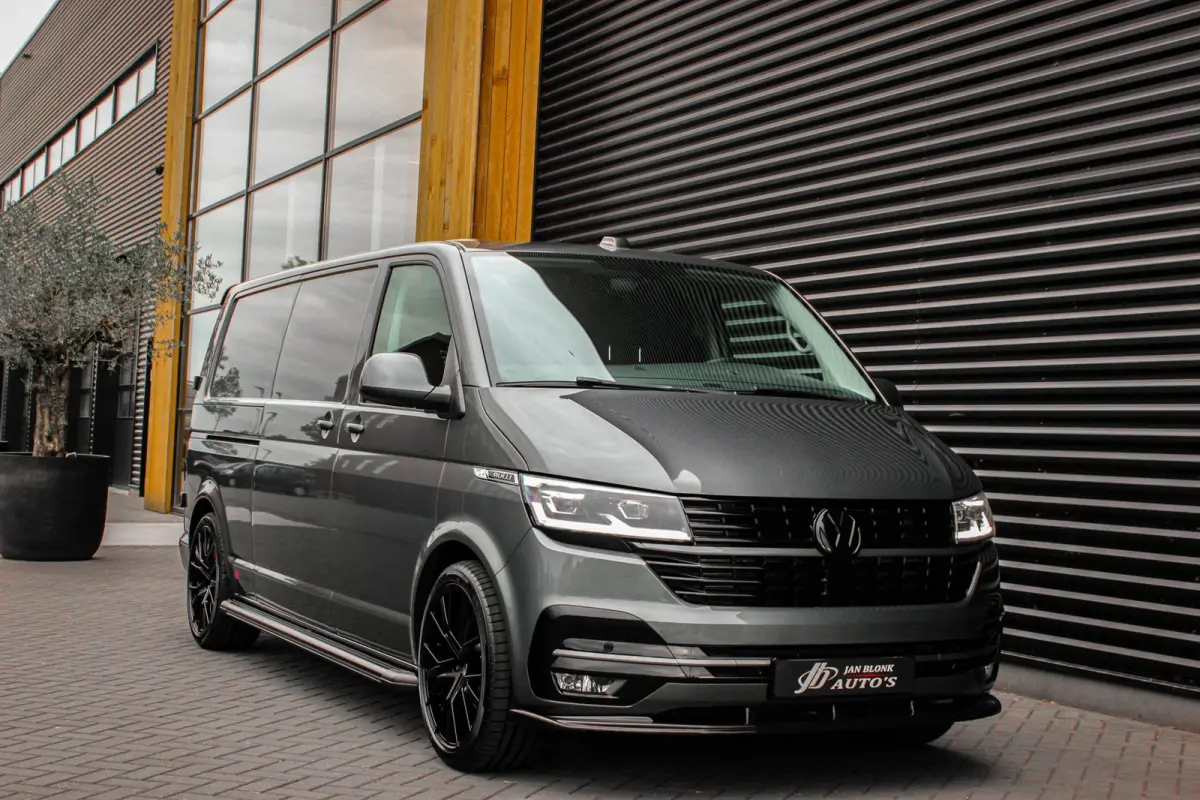 2.0 TDI L2H1 150PK JB- EDITION DSG / PDC / VERLAGINGSVEREN / LEDEREN BEKLEDING / FULL / APPLE CARPLAY /NAVI