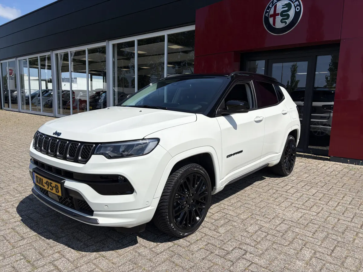 4xe 240 Plug-in Hybrid S | Camera | Winterpack | Parkeersensoren voor en achter