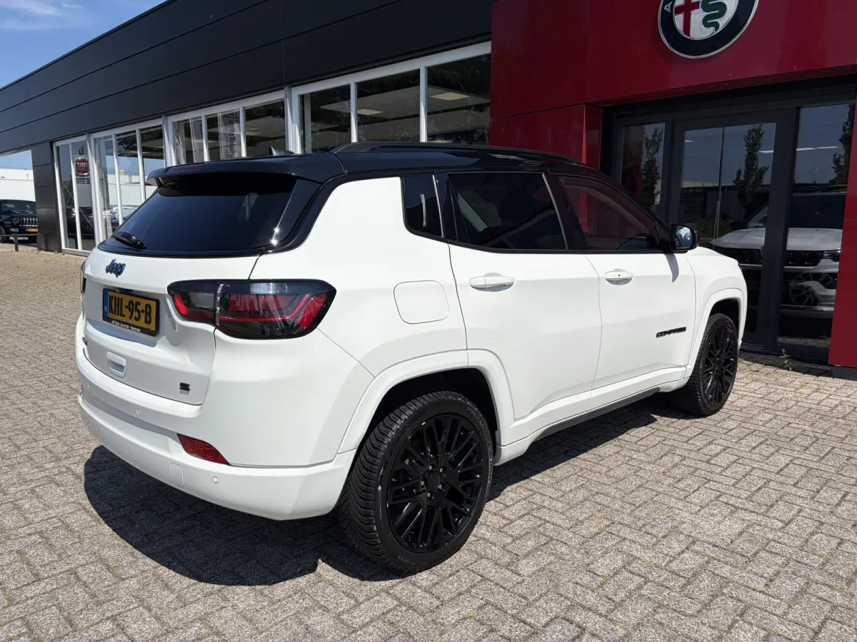 4xe 240 Plug-in Hybrid S | Camera | Winterpack | Parkeersensoren voor en achter