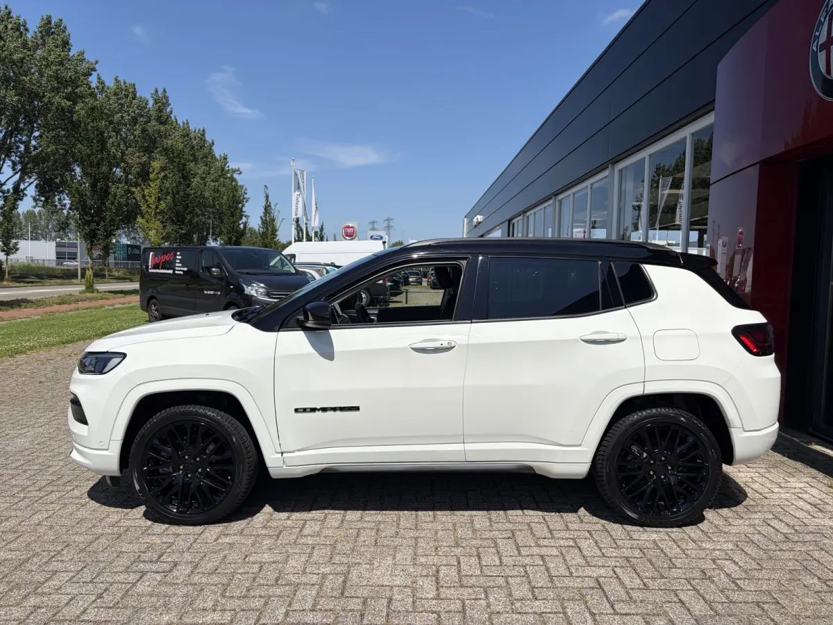 4xe 240 Plug-in Hybrid S | Camera | Winterpack | Parkeersensoren voor en achter