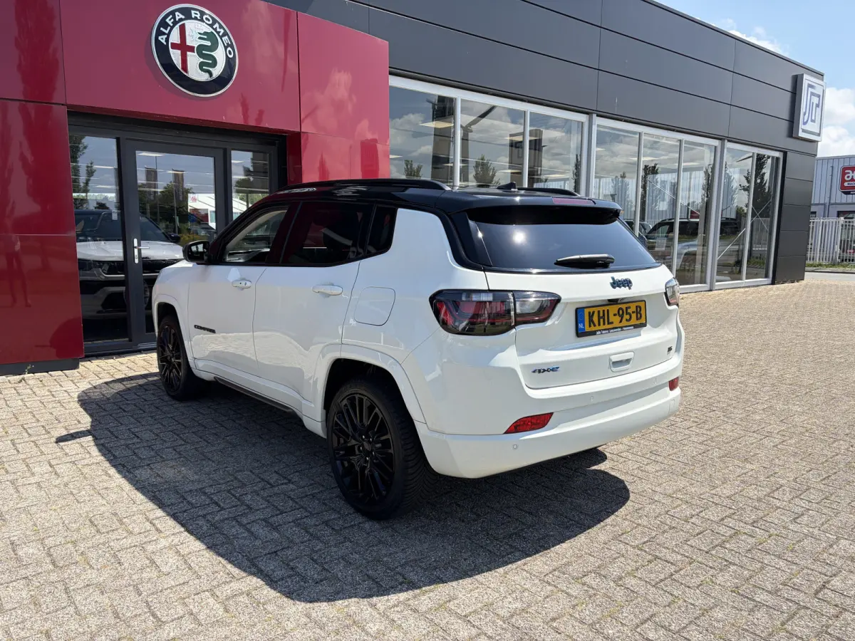 4xe 240 Plug-in Hybrid S | Camera | Winterpack | Parkeersensoren voor en achter