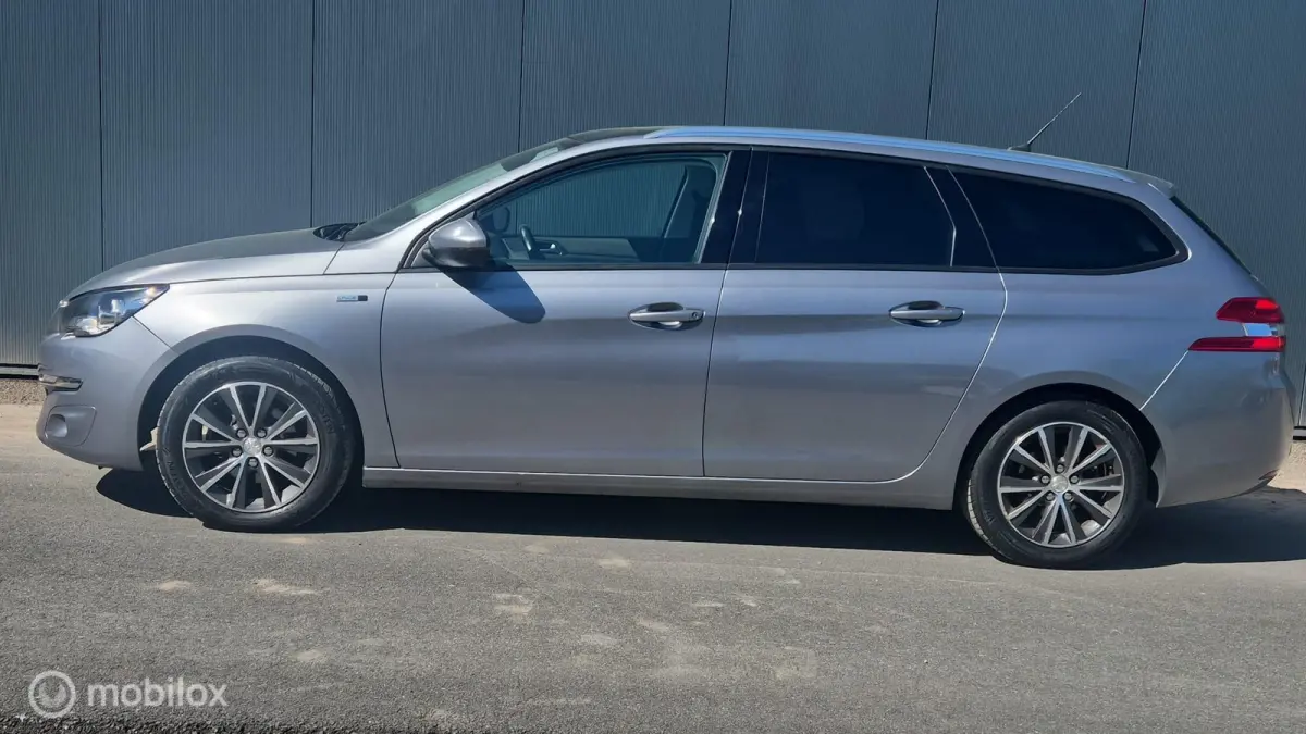 1.2 PureTech Style CLIMA PANODAK TREKHAAK